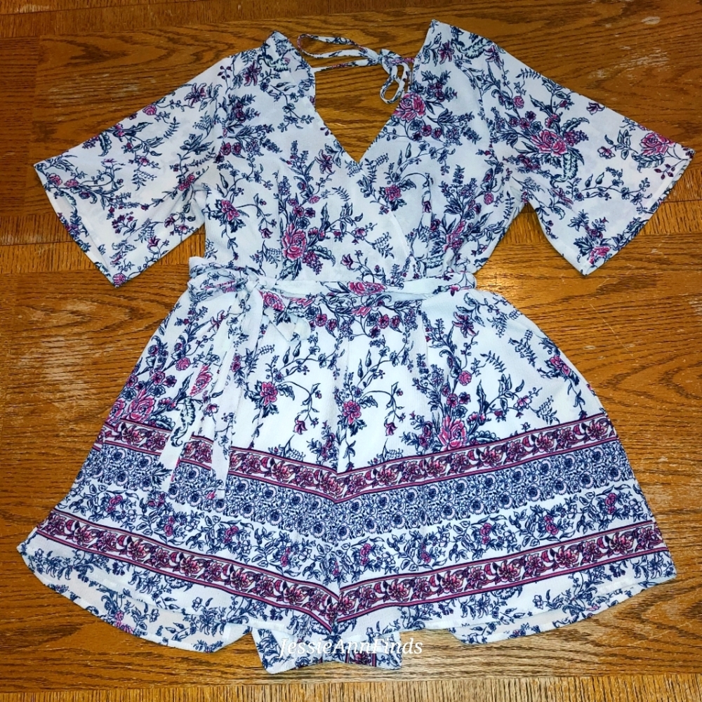 Miami White Pink Blue Floral Wrap V-neck Belted Romper Size Large